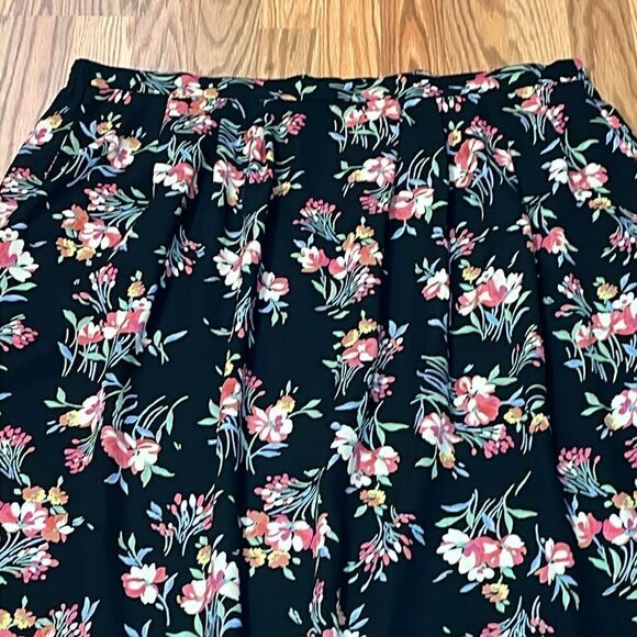 Vintage Sag Harbor black Floral Skirt, elastic, 2X - Picture 2 of 8